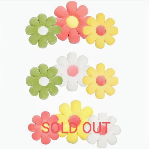 Daisy Flower Accent Pillows Seat Cushions Room Decor 3PC Set SEALED - Picture 3 of 8